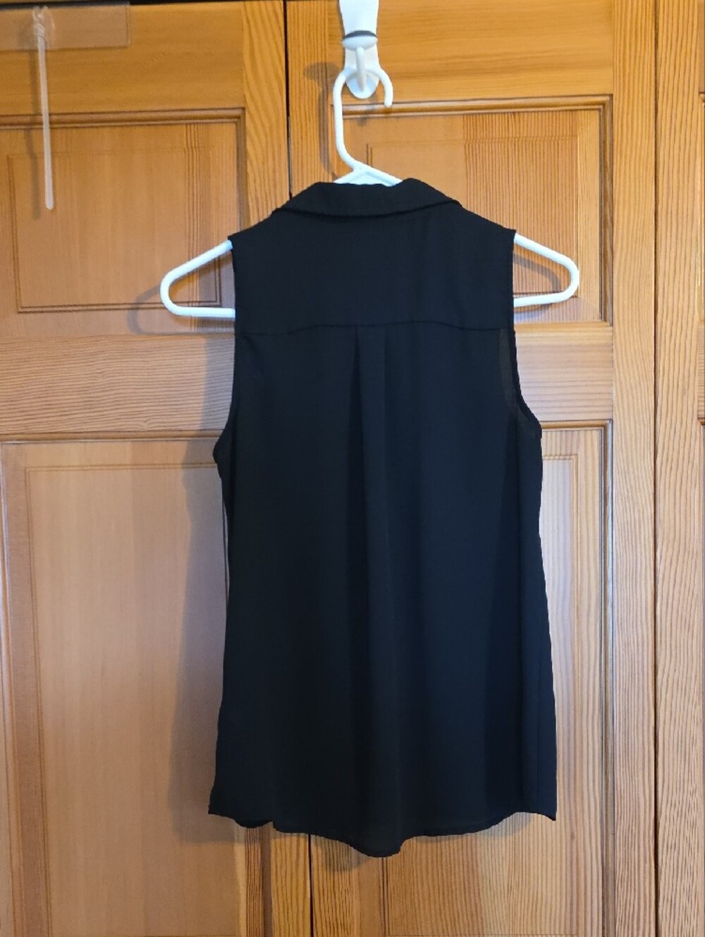 Apt. 9 Black Sleeveless Button-Down top - Picture 4 of 4